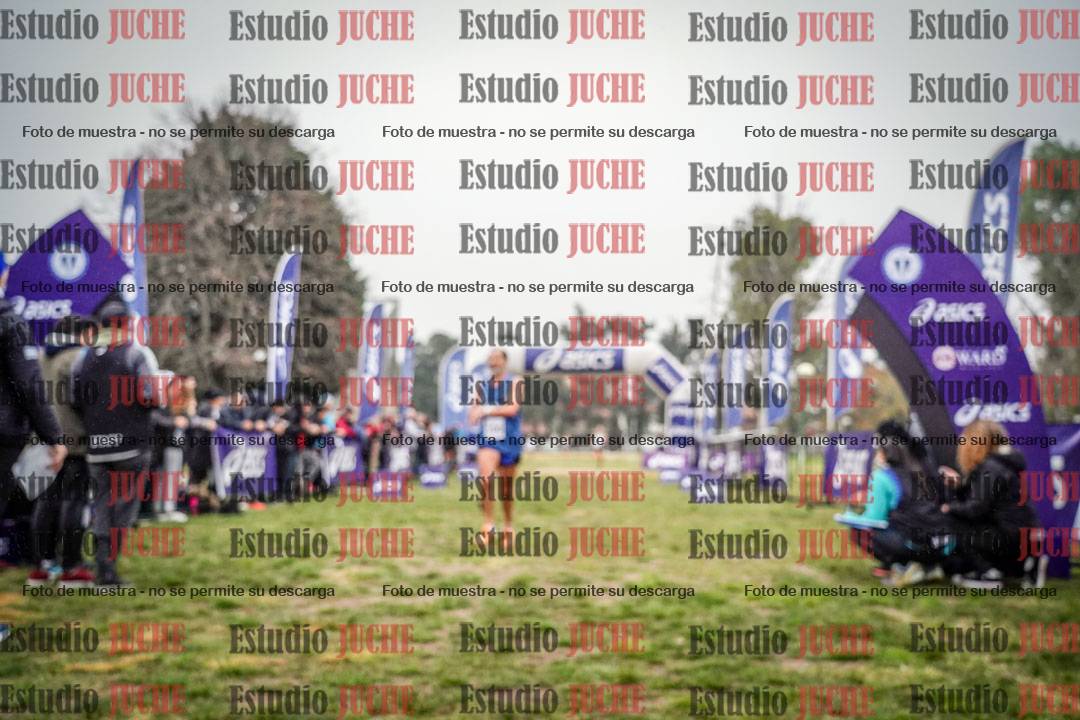 Fotos de la llegada del cross de 4000 m - mujeres y varones