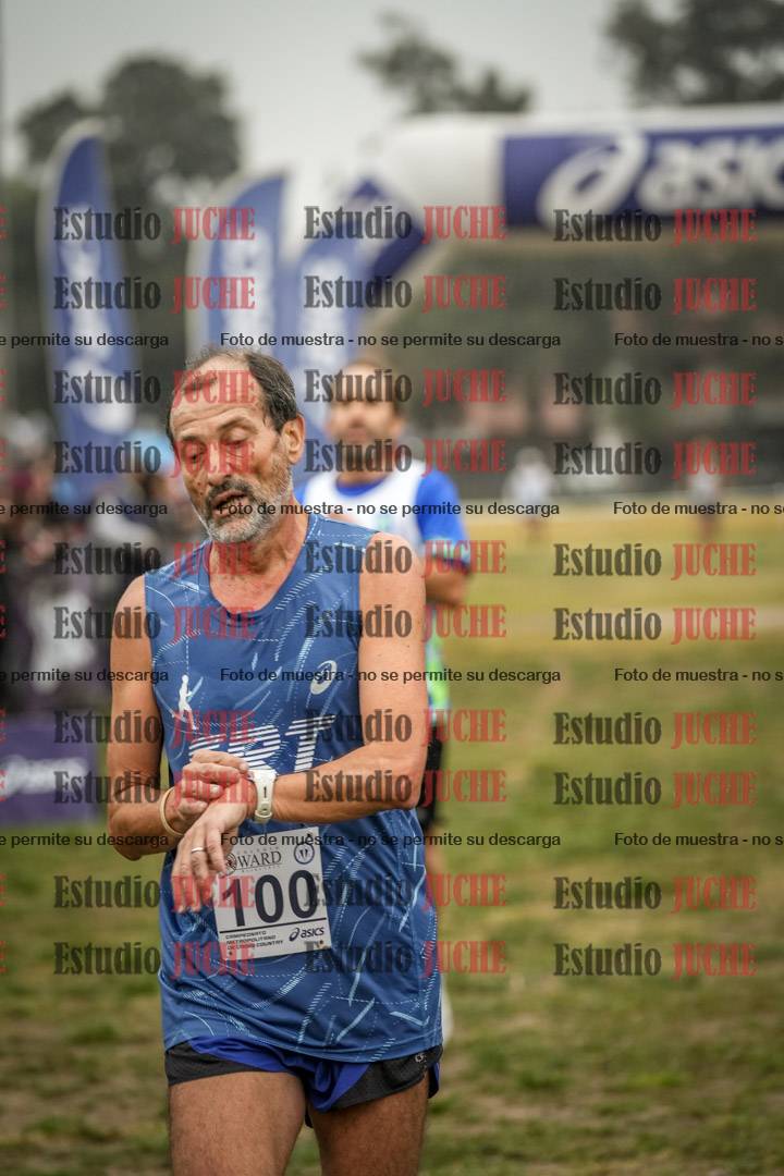 Fotos de la llegada del cross de 4000 m - mujeres y varones