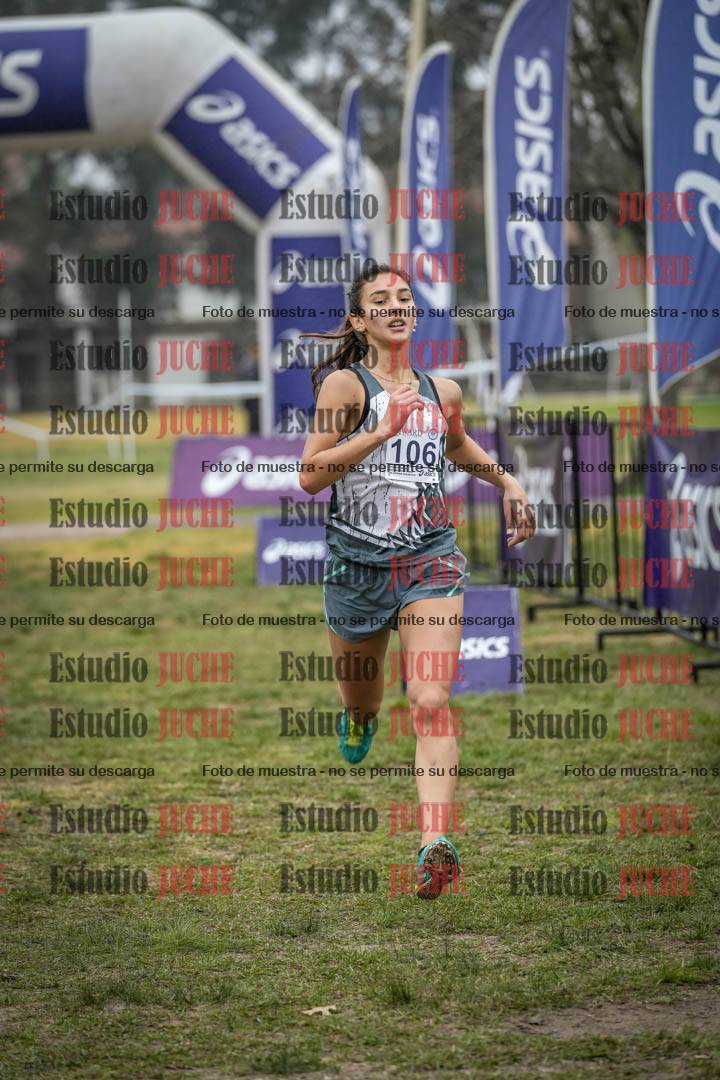Fotos de la llegada del cross de 4000 m - mujeres y varones