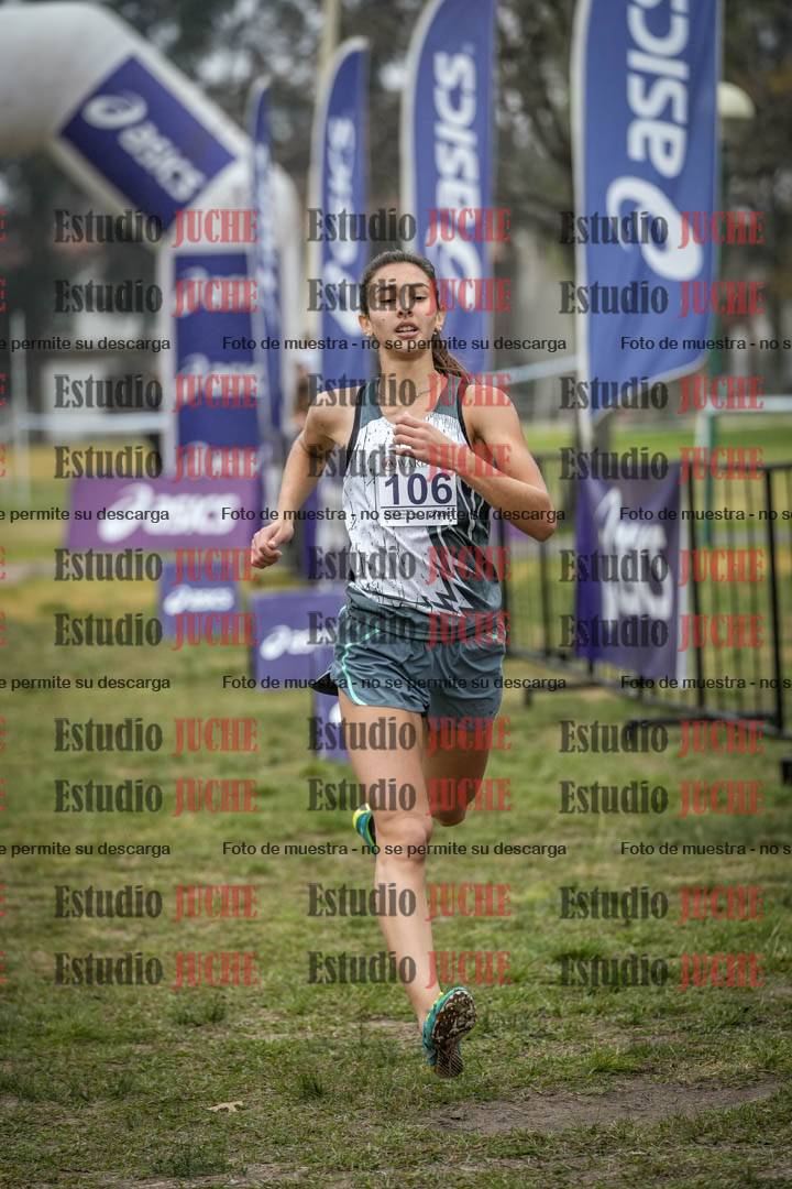 Fotos de la llegada del cross de 4000 m - mujeres y varones