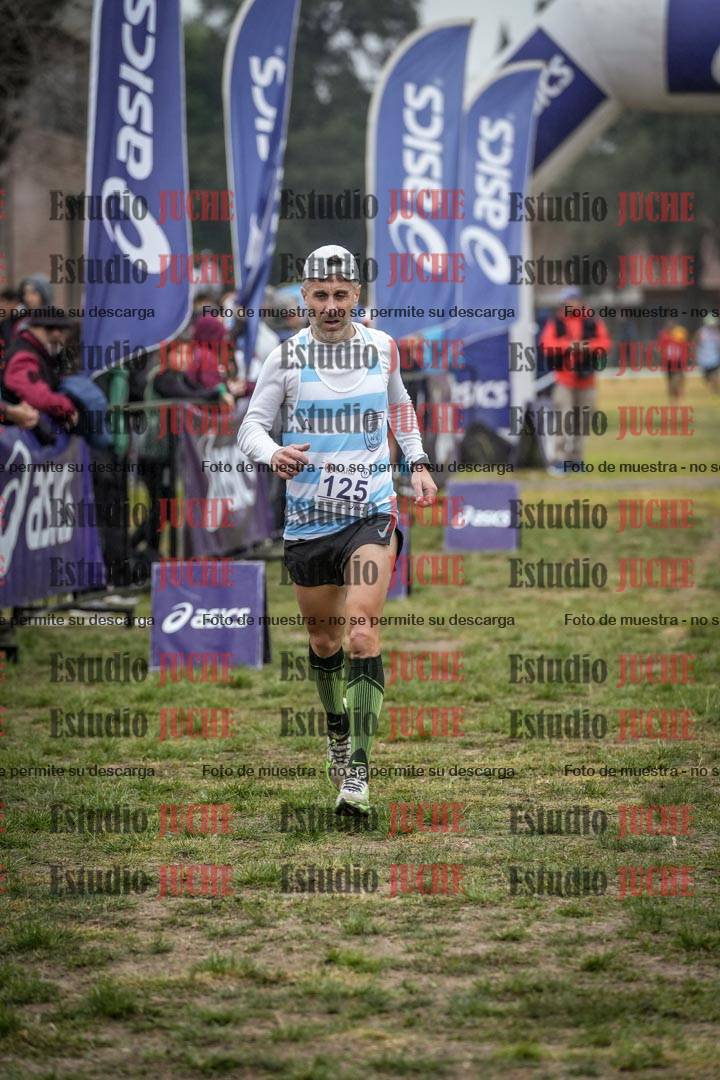 Fotos de la llegada del cross de 4000 m - mujeres y varones