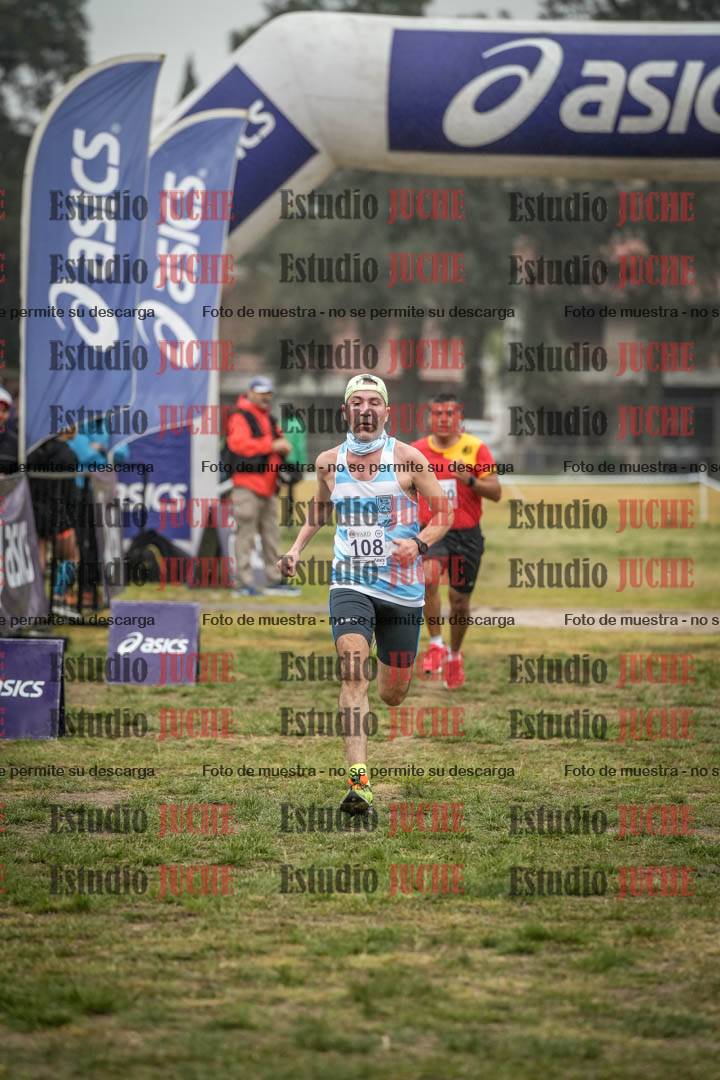 Fotos de la llegada del cross de 4000 m - mujeres y varones