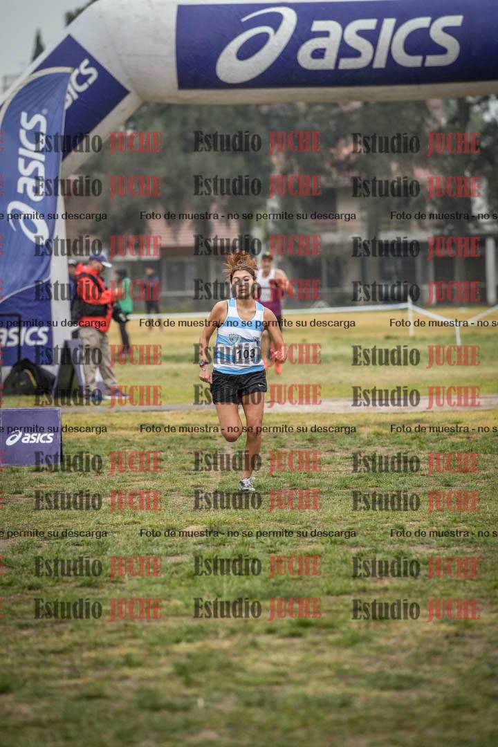 Fotos de la llegada del cross de 4000 m - mujeres y varones
