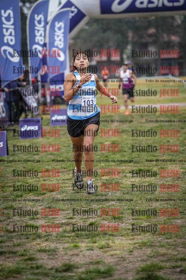 Fotos de la llegada del cross de 4000 m - mujeres y varones