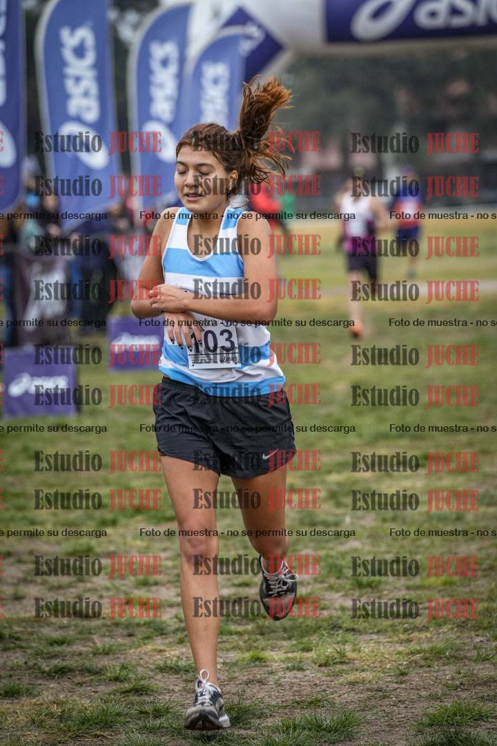 Fotos de la llegada del cross de 4000 m - mujeres y varones