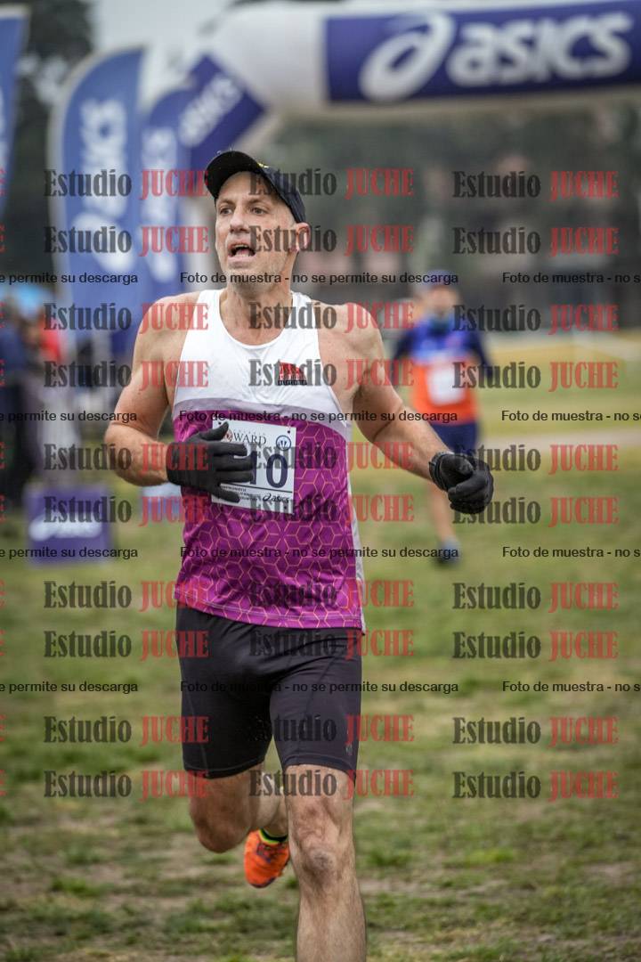 Fotos de la llegada del cross de 4000 m - mujeres y varones
