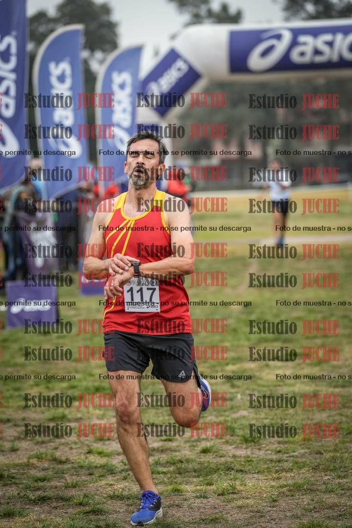 Fotos de la llegada del cross de 4000 m - mujeres y varones