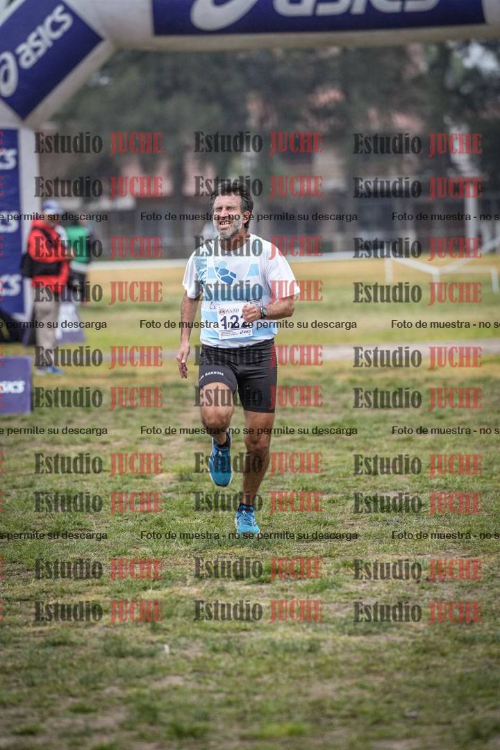 Fotos de la llegada del cross de 4000 m - mujeres y varones