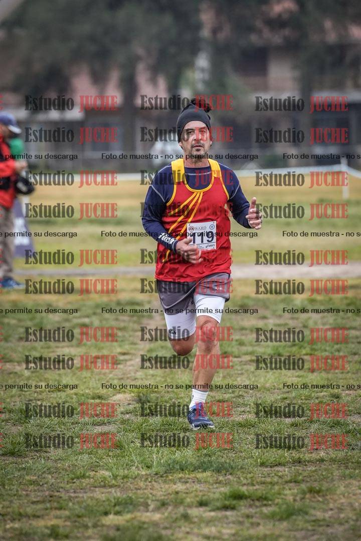 Fotos de la llegada del cross de 4000 m - mujeres y varones