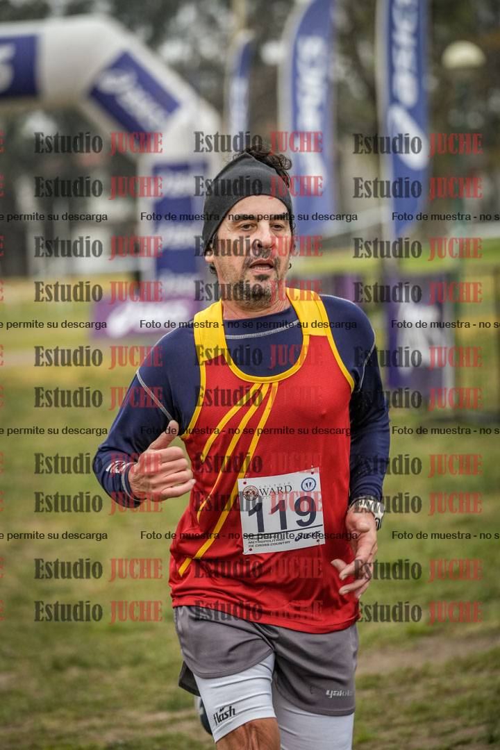 Fotos de la llegada del cross de 4000 m - mujeres y varones