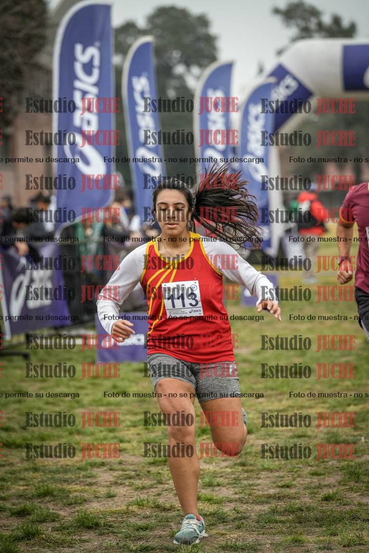 Fotos de la llegada del cross de 4000 m - mujeres y varones