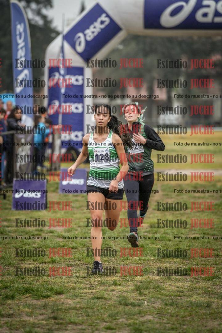 Fotos de la llegada del cross de 4000 m - mujeres y varones