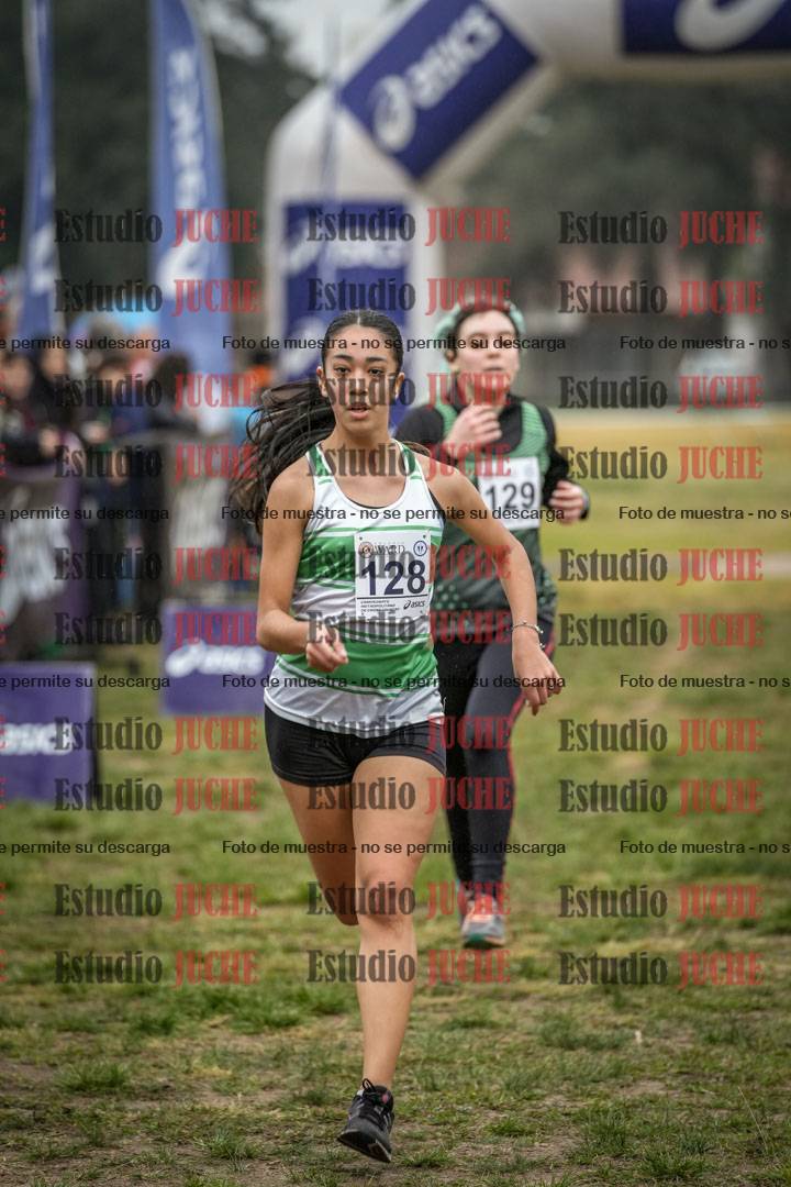 Fotos de la llegada del cross de 4000 m - mujeres y varones