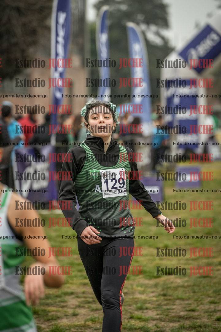 Fotos de la llegada del cross de 4000 m - mujeres y varones