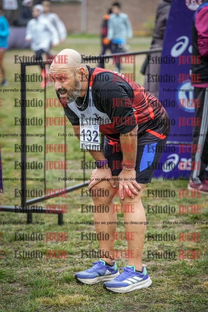Fotos de la llegada del cross de 4000 m - mujeres y varones
