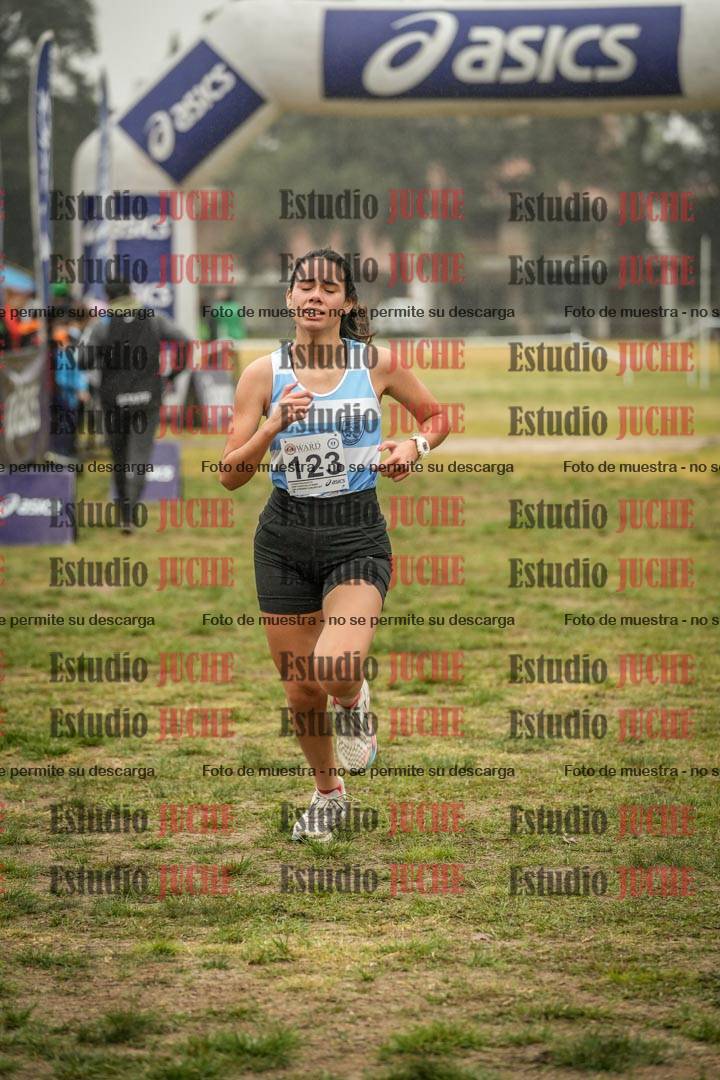 Fotos de la llegada del cross de 4000 m - mujeres y varones
