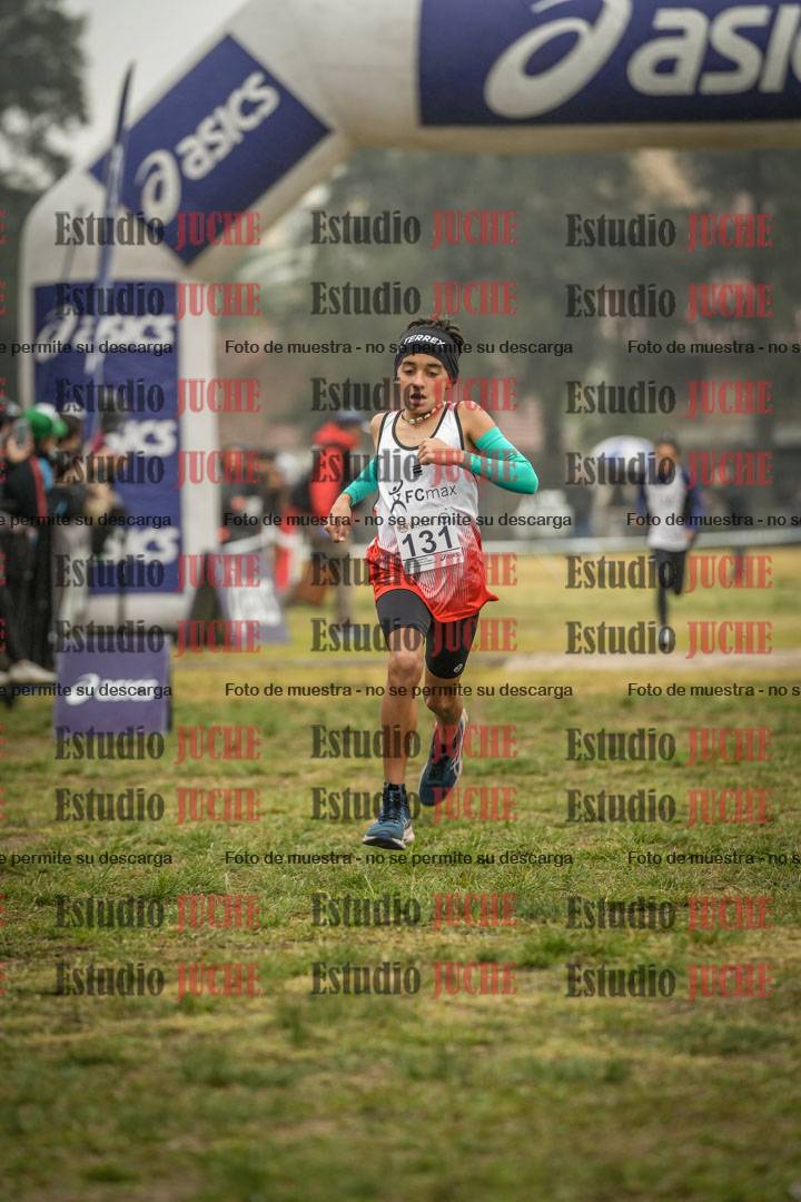 Fotos de la llegada del cross de 1000 m