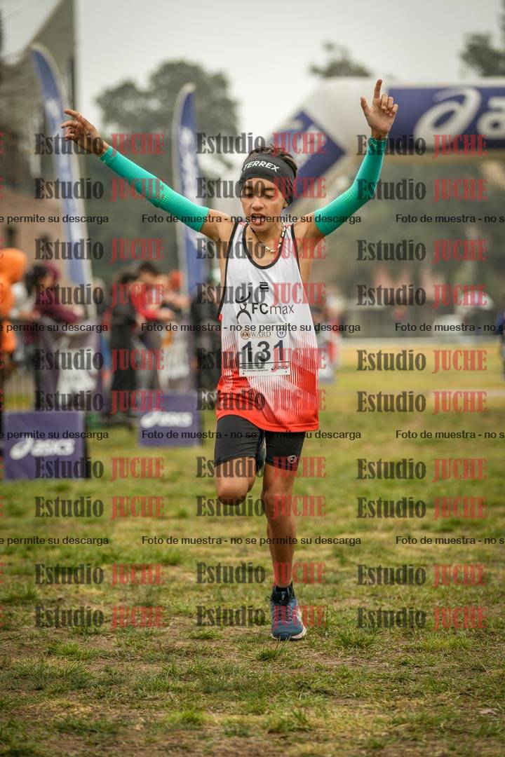 Fotos de la llegada del cross de 1000 m