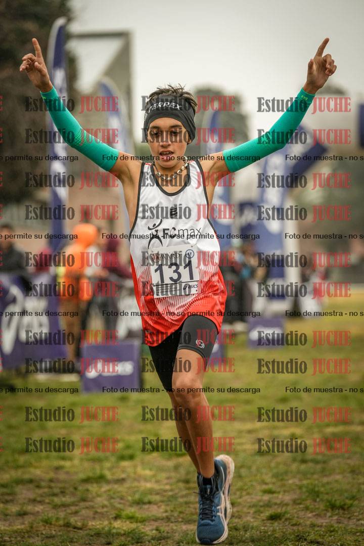 Fotos de la llegada del cross de 1000 m