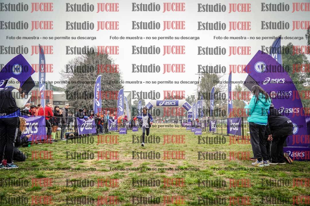 Fotos de la llegada del cross de 1000 m