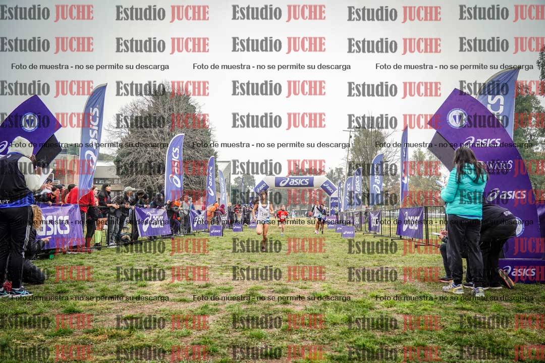 Fotos de la llegada del cross de 1000 m