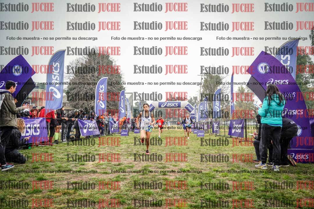 Fotos de la llegada del cross de 1000 m
