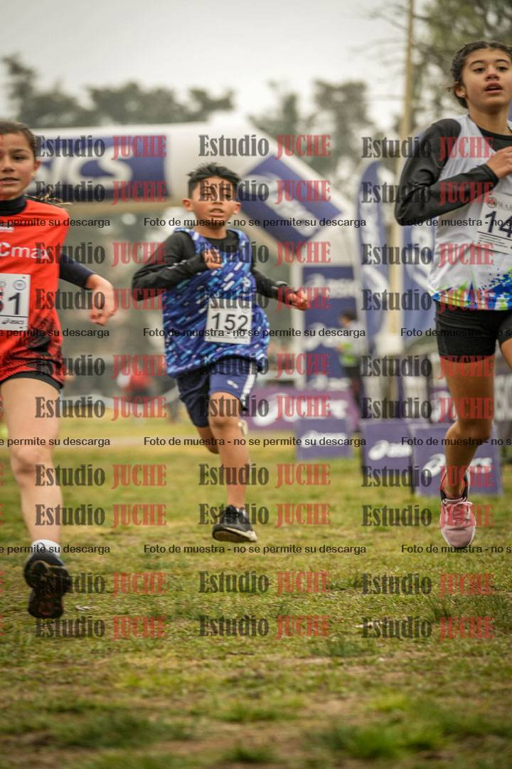 Fotos de la llegada del cross de 1000 m