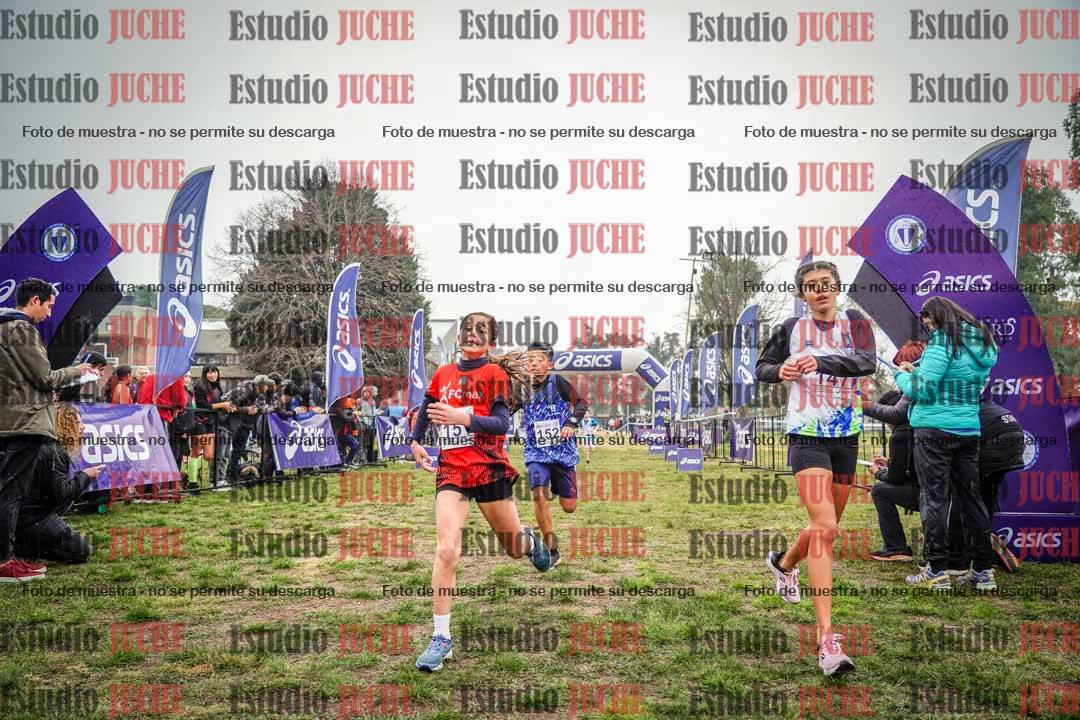 Fotos de la llegada del cross de 1000 m