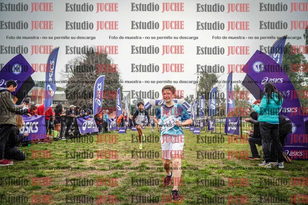 Fotos de la llegada del cross de 1000 m