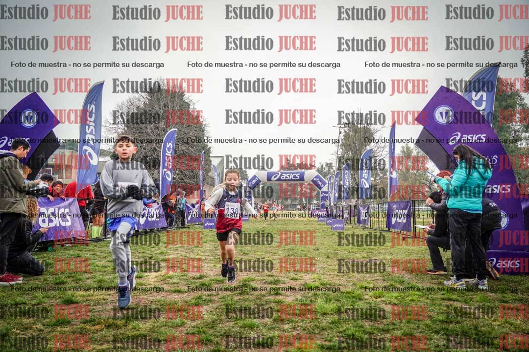 Fotos de la llegada del cross de 1000 m
