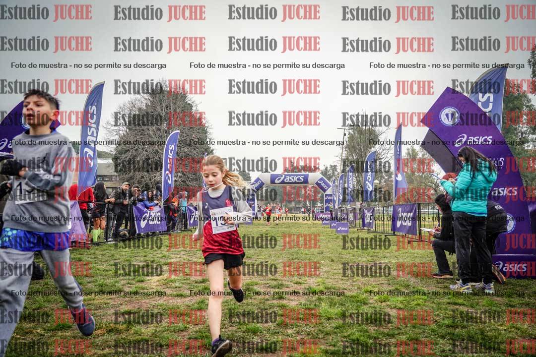 Fotos de la llegada del cross de 1000 m