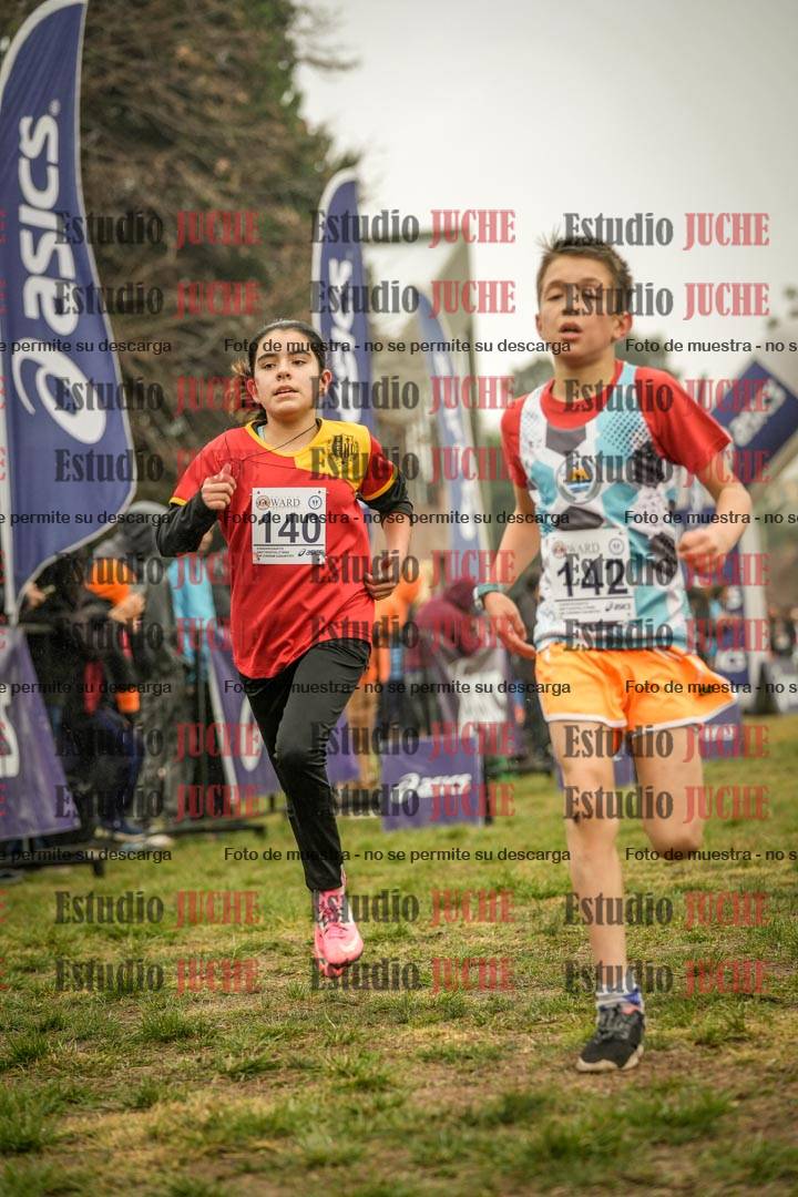 Fotos de la llegada del cross de 1000 m