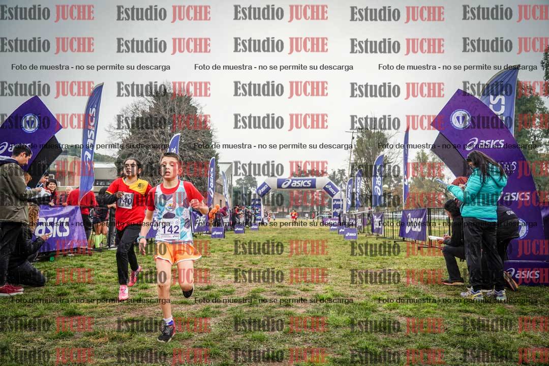 Fotos de la llegada del cross de 1000 m