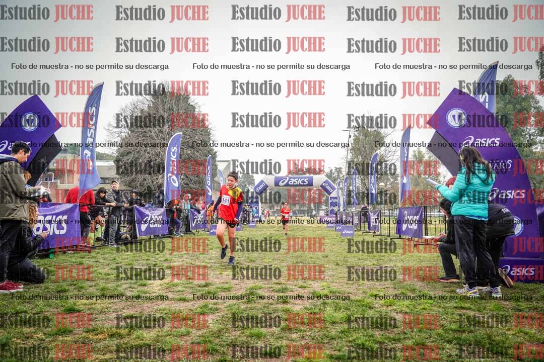 Fotos de la llegada del cross de 1000 m