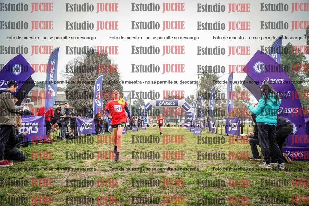 Fotos de la llegada del cross de 1000 m