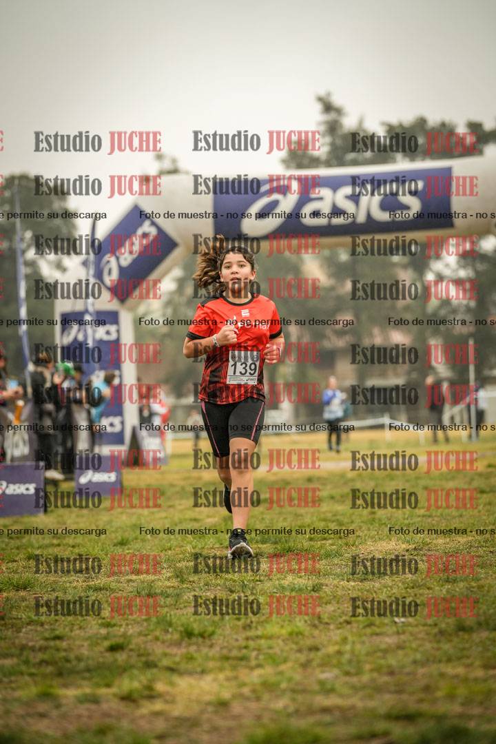 Fotos de la llegada del cross de 1000 m