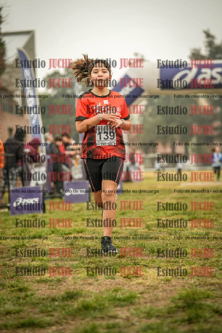Fotos de la llegada del cross de 1000 m