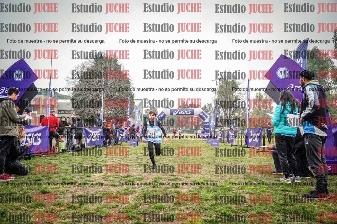Fotos de la llegada del cross de 1000 m