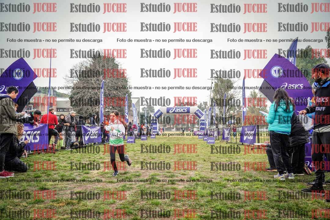 Fotos de la llegada del cross de 1000 m