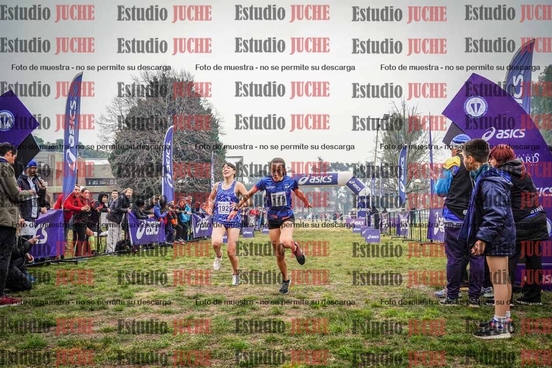 Fotos de la llegada del cross de 1500 m