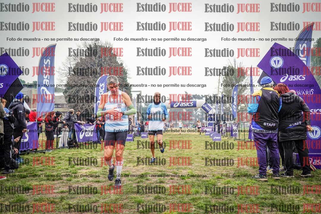 Fotos de la llegada del cross de 1500 m