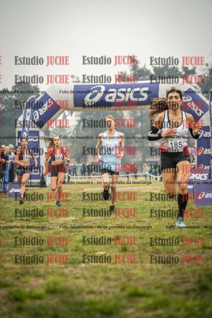 Fotos de la llegada del cross de 1500 m