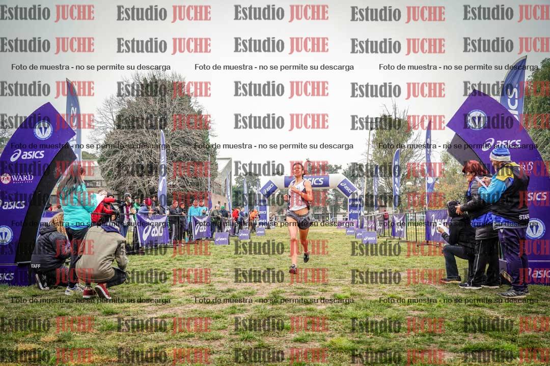 Fotos de la llegada del cross de 2500 m - mujeres U16