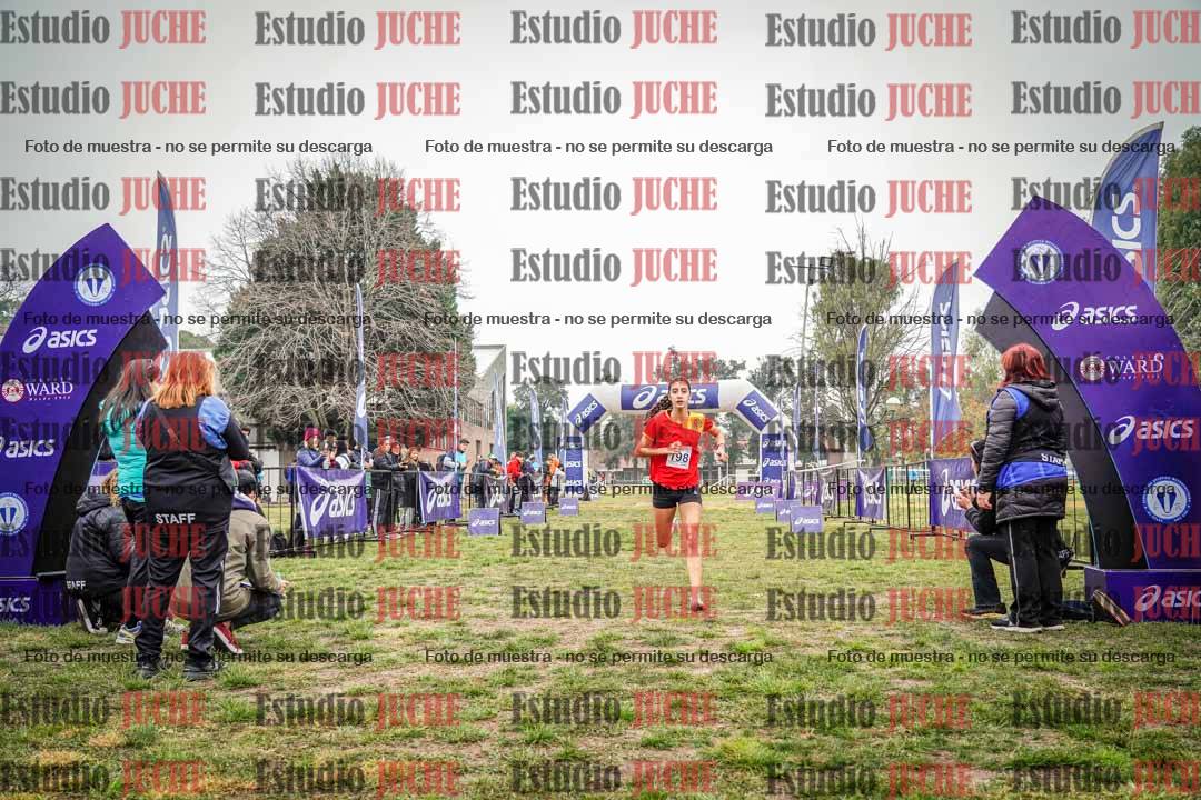Fotos de la llegada del cross de 2500 m - mujeres U16
