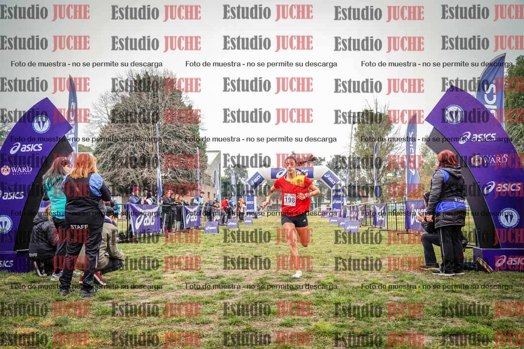Fotos de la llegada del cross de 2500 m - mujeres U16