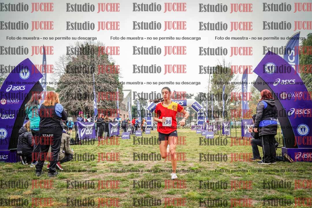 Fotos de la llegada del cross de 2500 m - mujeres U16