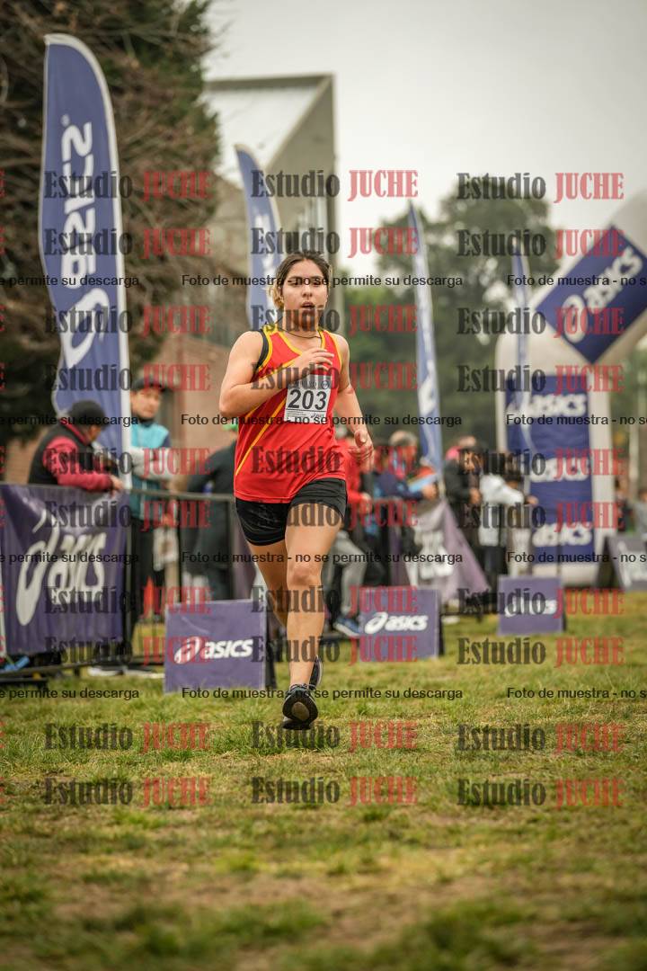 Fotos de la llegada del cross de 2500 m - mujeres U16