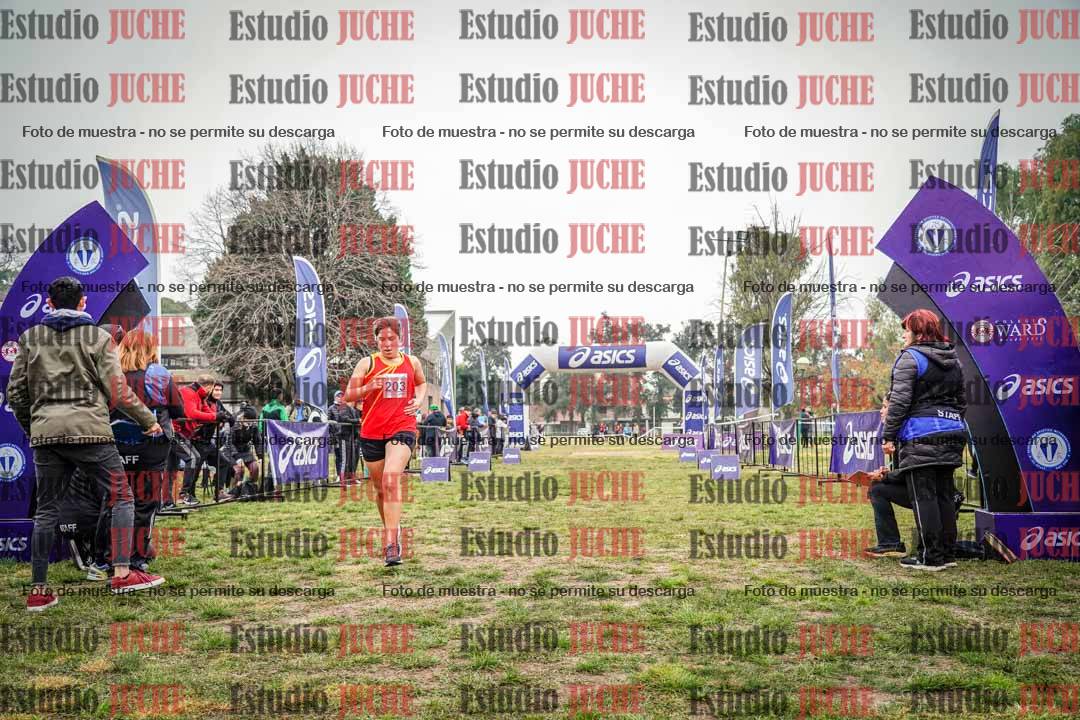 Fotos de la llegada del cross de 2500 m - mujeres U16