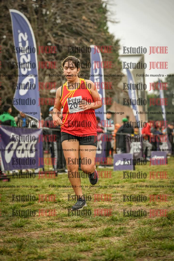 Fotos de la llegada del cross de 2500 m - mujeres U16