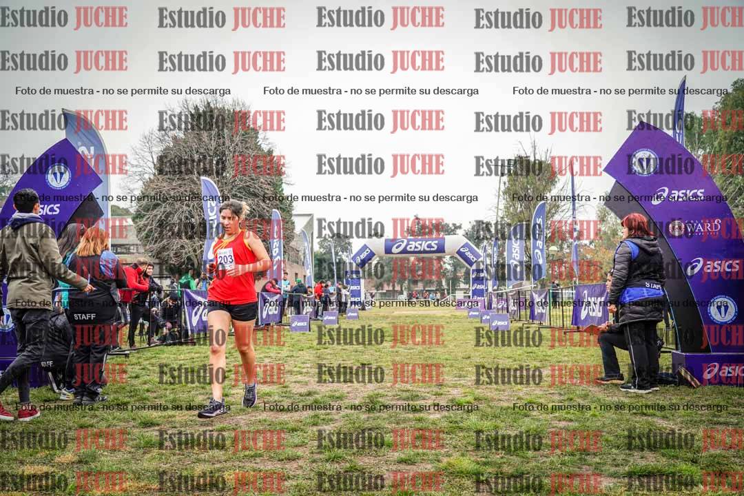 Fotos de la llegada del cross de 2500 m - mujeres U16